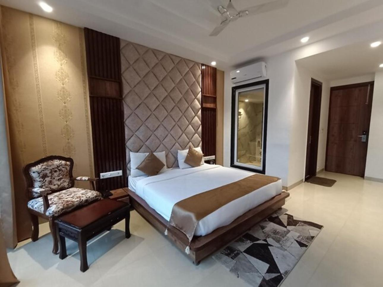 Rr Hotel & Resort 다람샬라 외부 사진