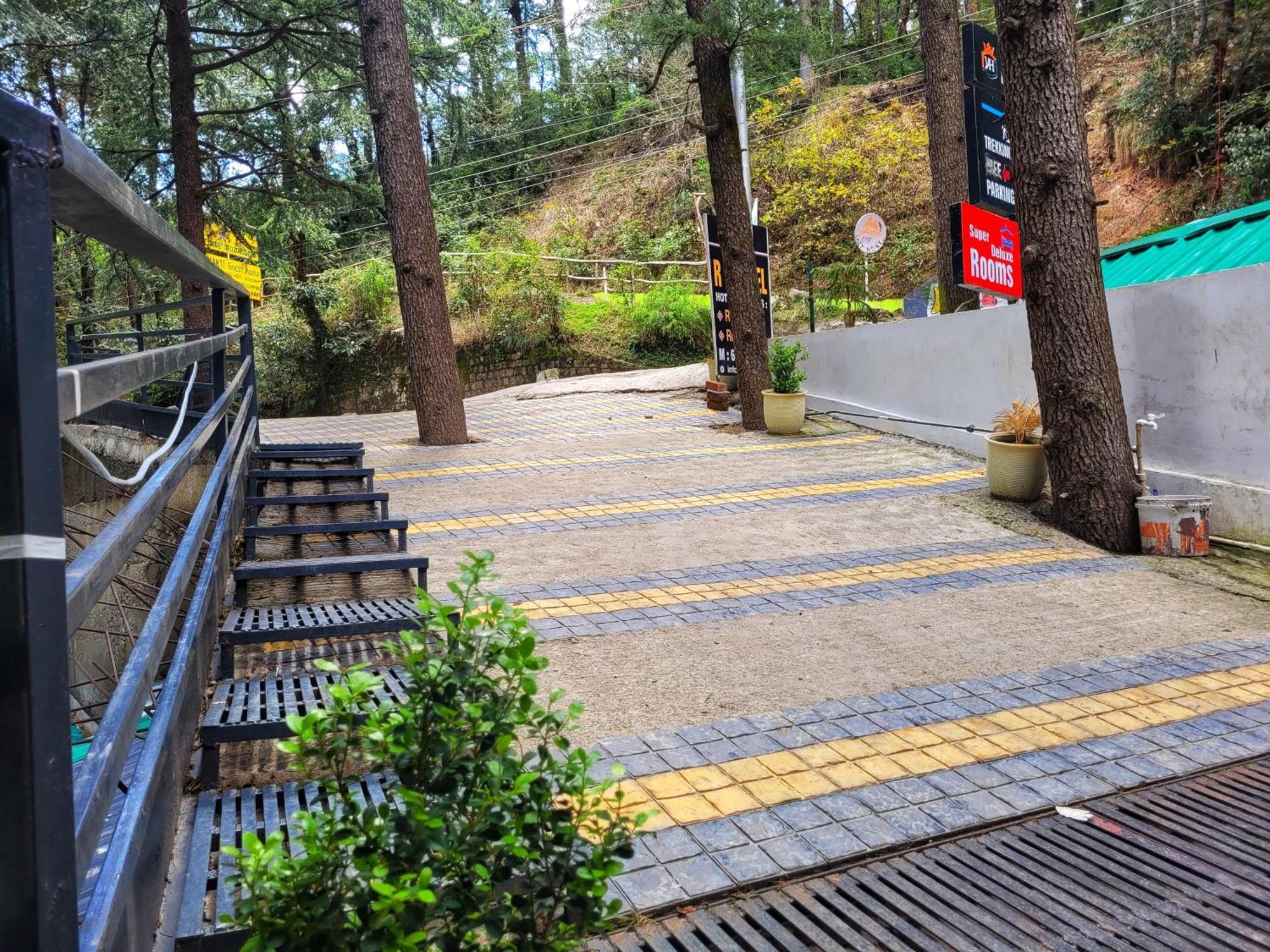 Rr Hotel & Resort 다람샬라 외부 사진